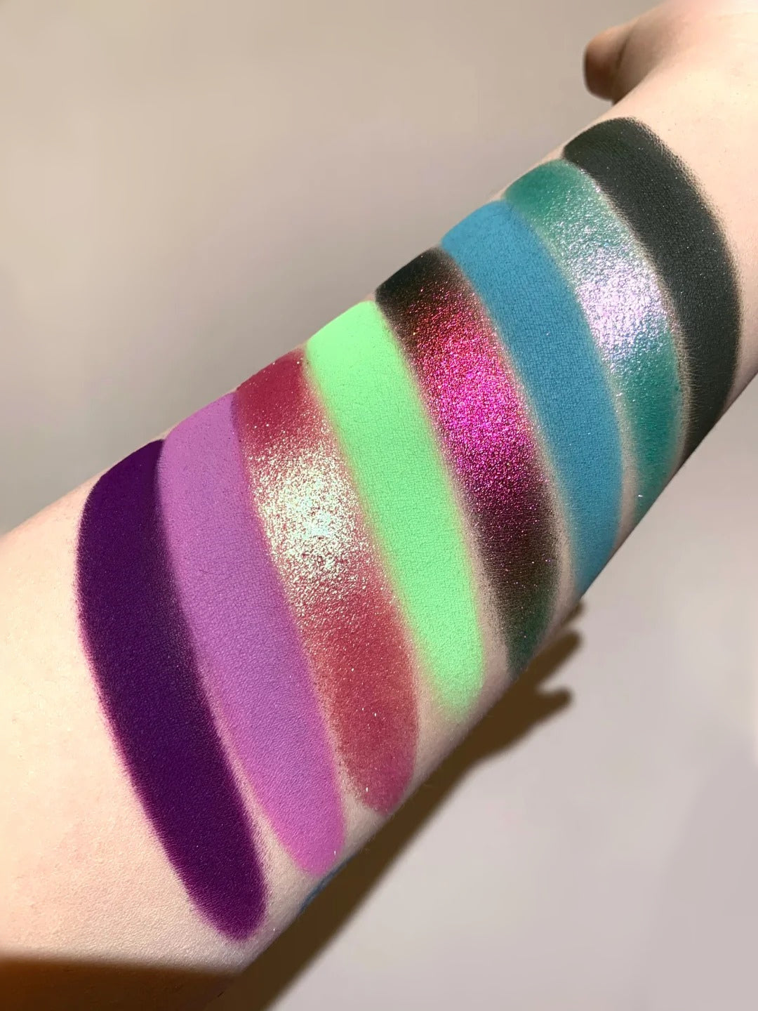 مجموعة ظلال العيون ناريمي نايت سبايدر 8 ألوان (7.0) T4041