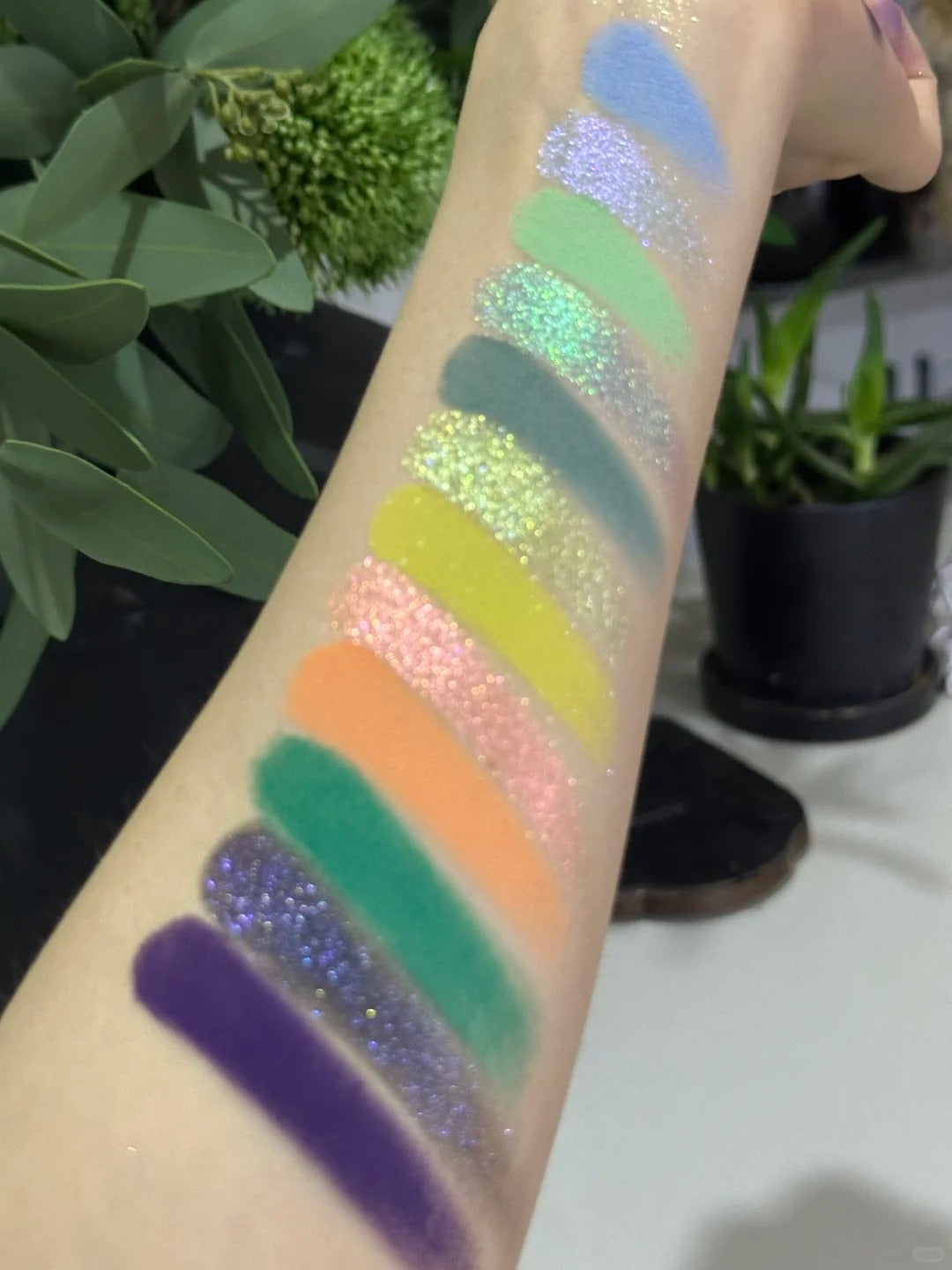 HUAXU Velvet Collection Chameleon Eyeshadow Palette #03 DIONYSUS T4787