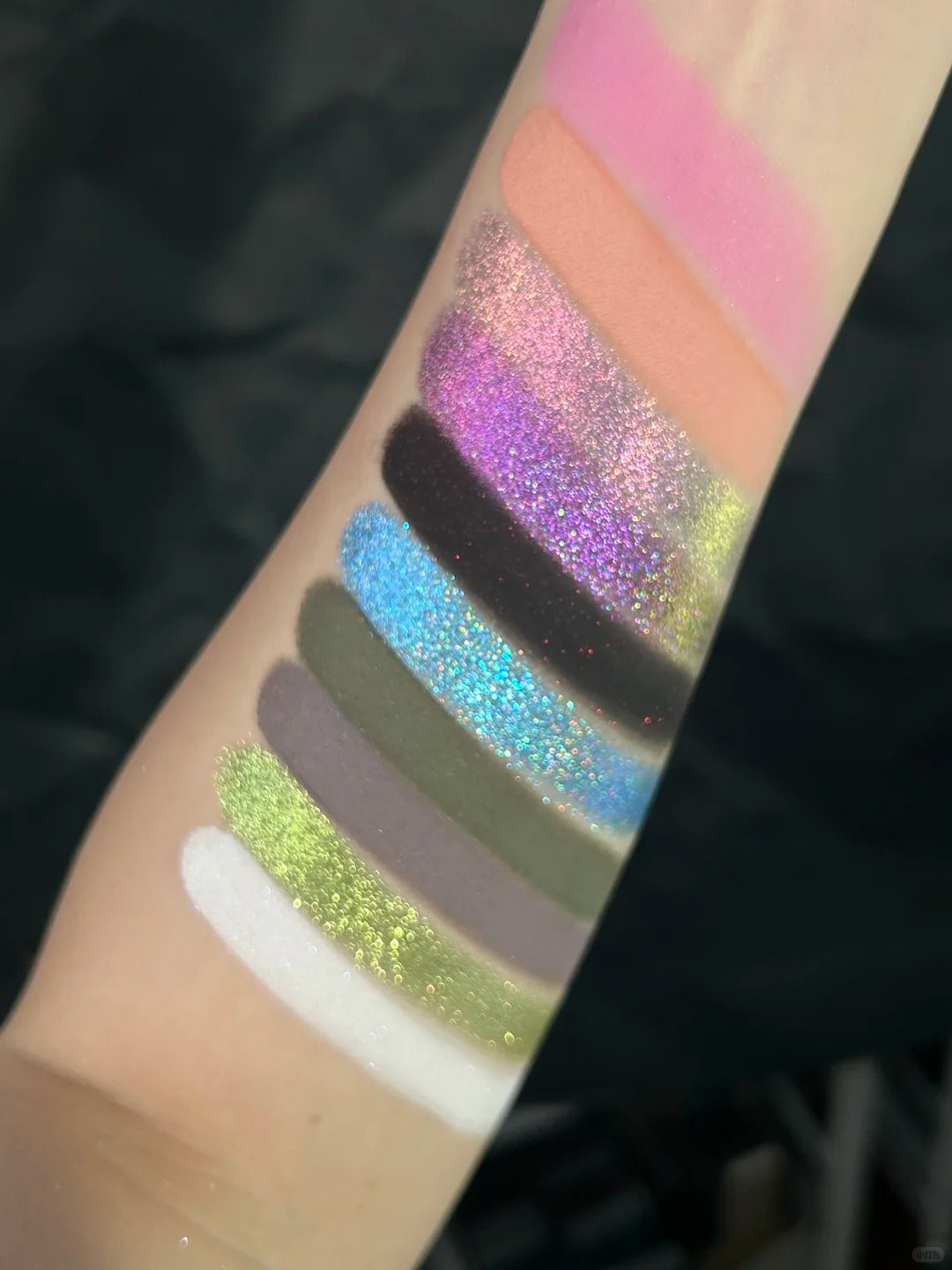 DRAMO X LAOGU Multiverse Eyeshadow Palette #9 Magic Mushroom T6070
