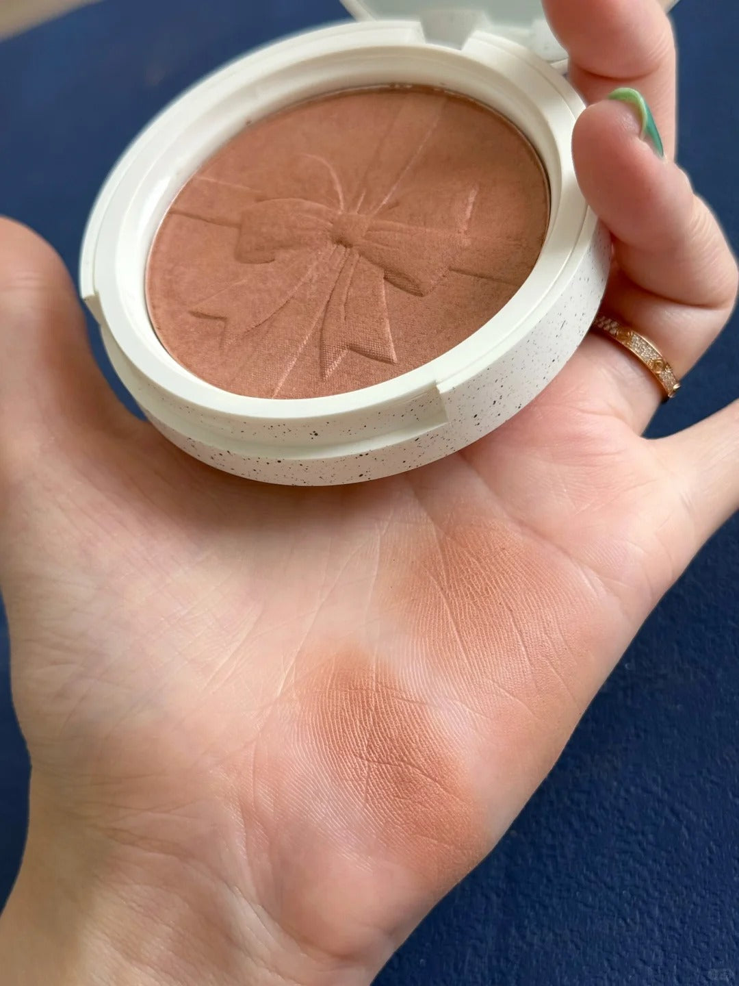 CHOIZ BEAUTY Gifts From Day And Night  Slight Satin Blusher T4292