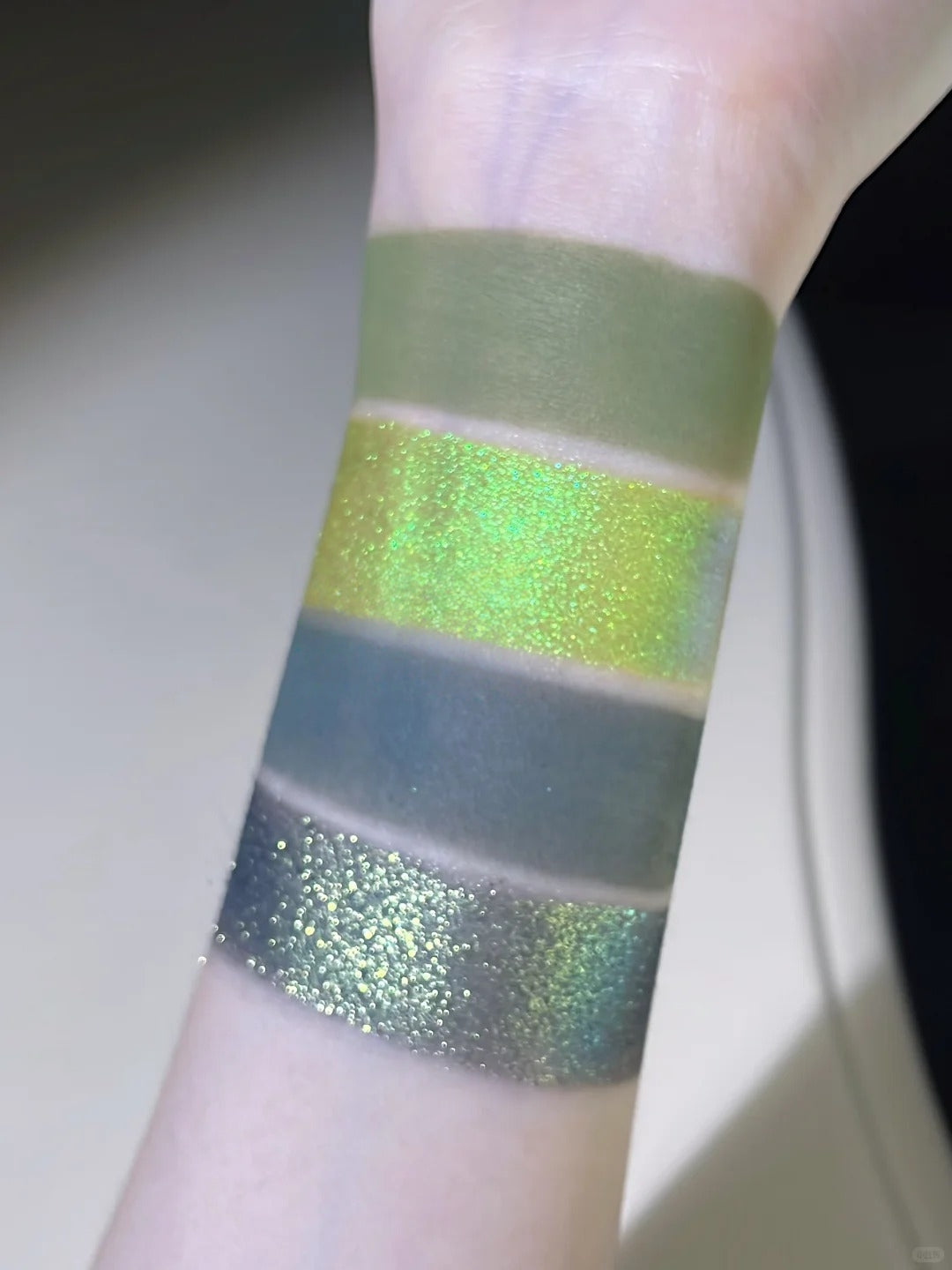 KRYPTEIN COSMETICS Emerald City Highlighter & Eyeshadow Palette Set T5155