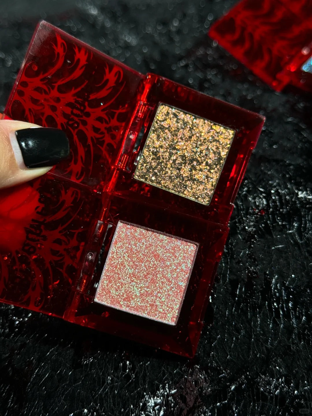 BREATHREAT Break Free Collection DIY Chameleon Eyeshadow Palette T4212