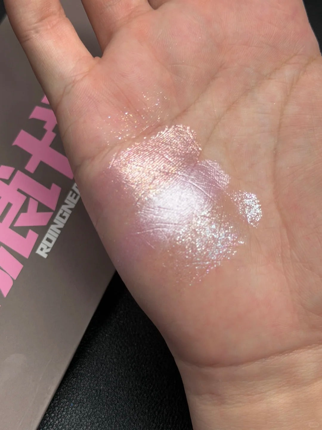 ROINGNEAO Pink Wave Initiative Smoky Eyeshadow Palette T5748