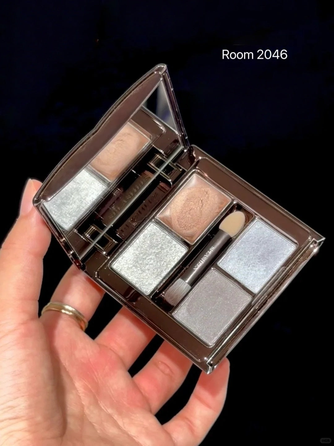 SPLASHEEN Spotlight On Me Quad 4-Color Eyeshadow Palette T4752