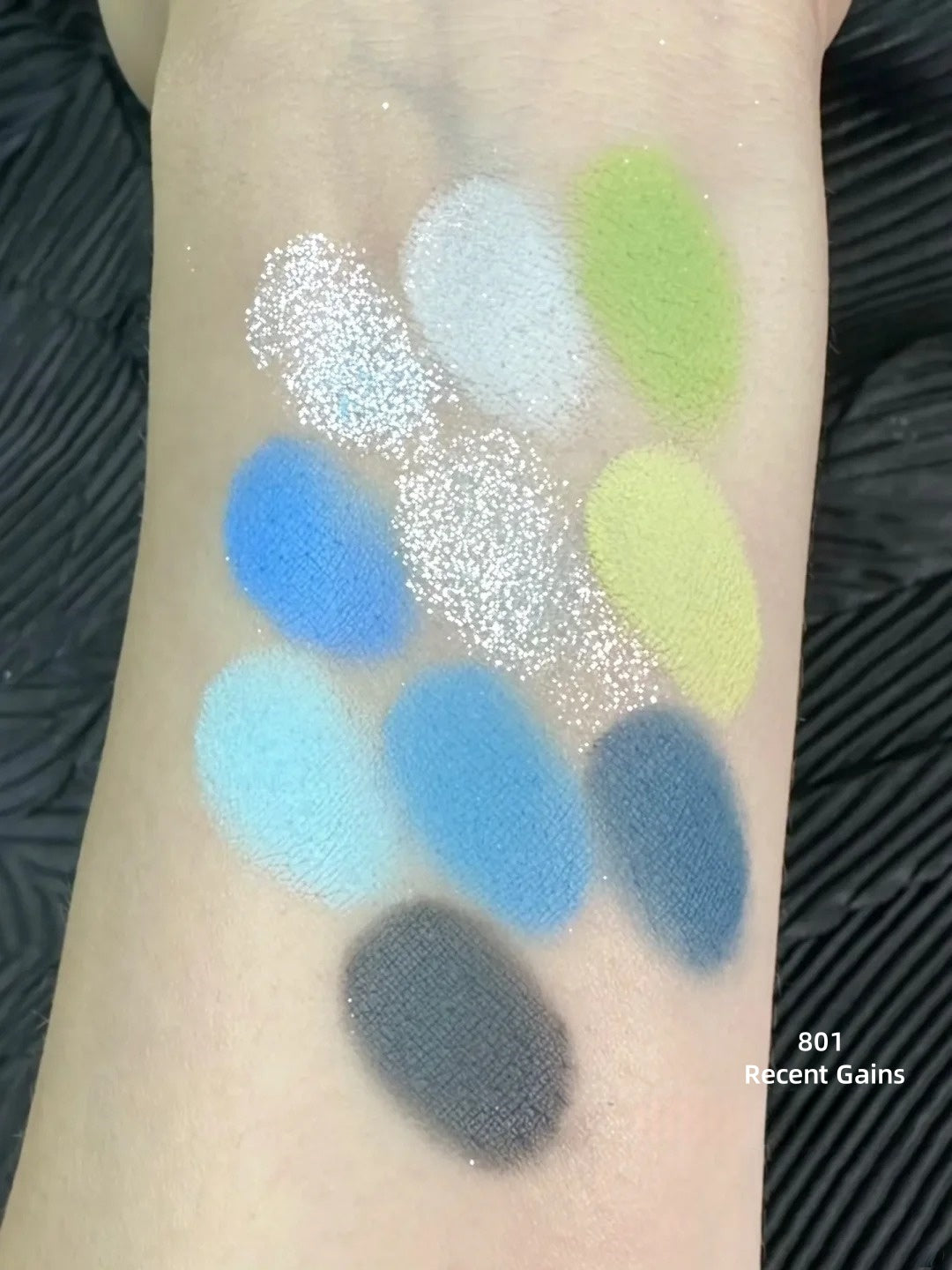 SheDella Colorful Dream 10-Color Eyeshadow Palette T4434