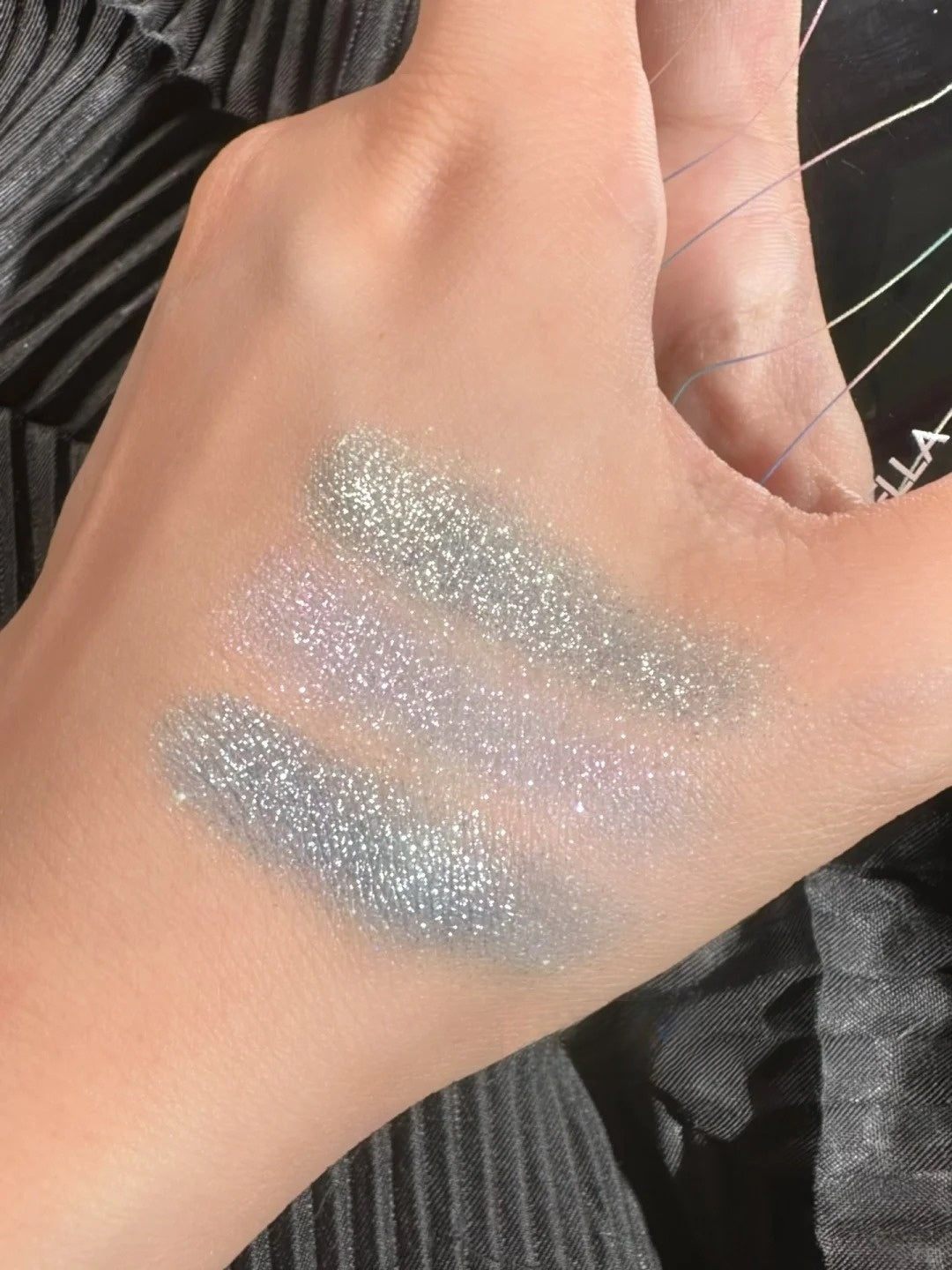 SheDella Future Technology 6-Color Eyeshadow Palette T4435