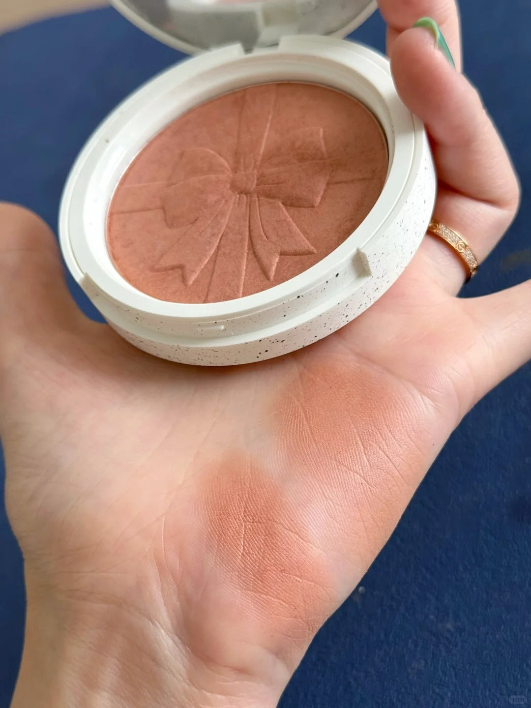 CHOIZ BEAUTY Gifts From Day And Night  Slight Satin Blusher T4292