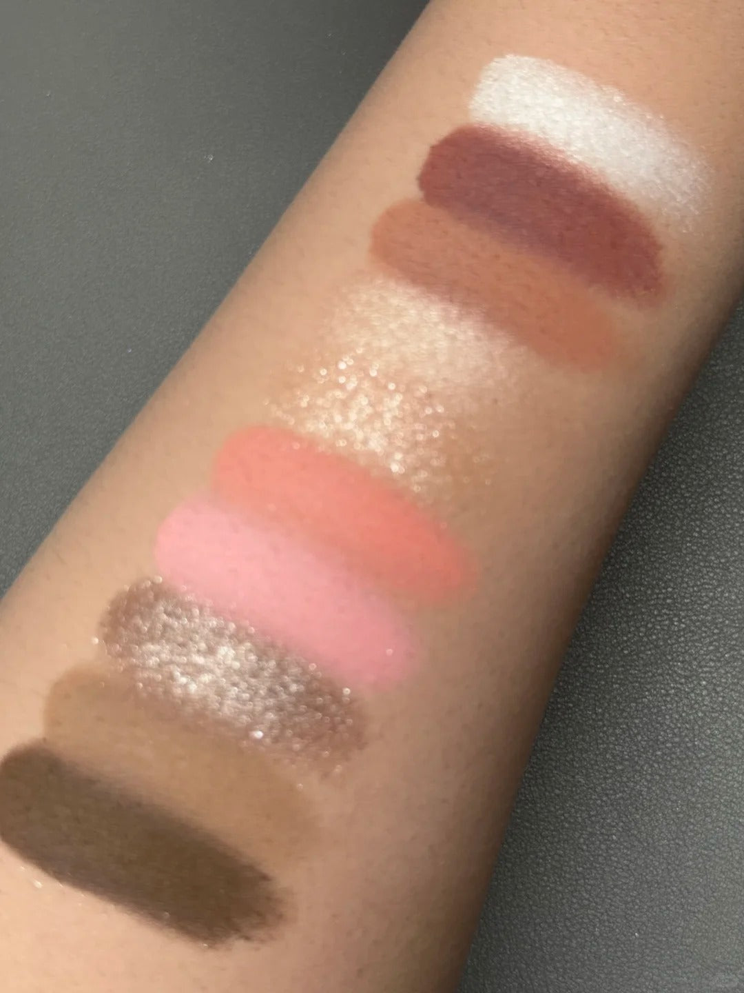 ROINGNEAO Exploding Melon Smoky Eyeshadow Palette T5528