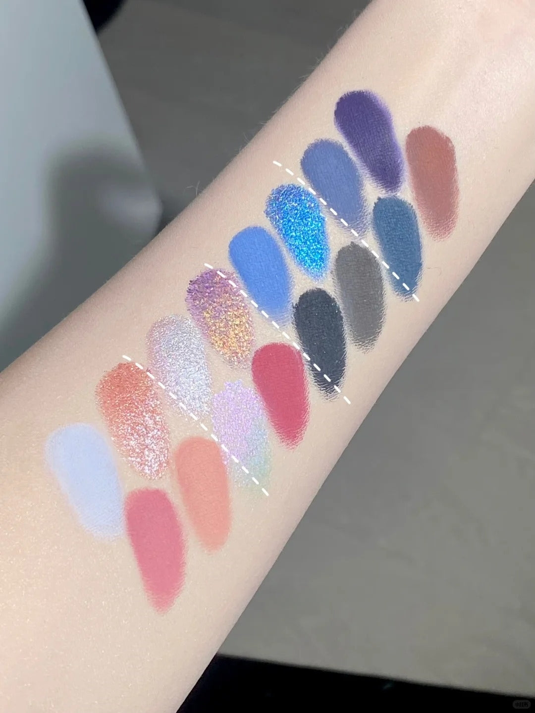 QianYan X Freya86 Breaking Cocoon #Star Core Eyeshadow Palette T5101