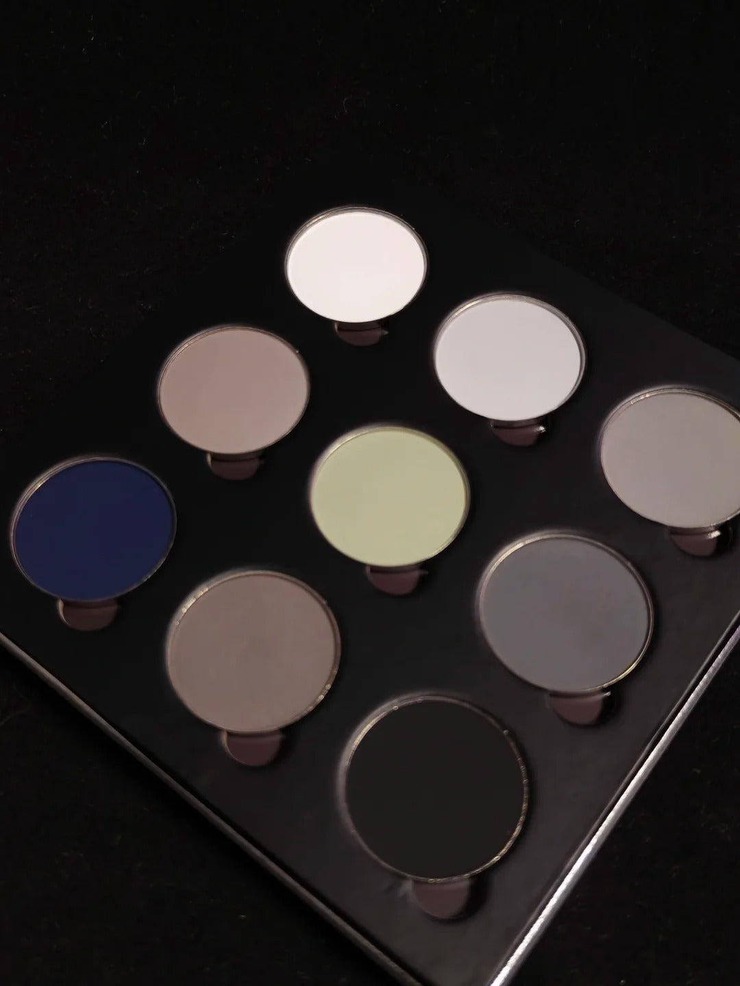 MuWen Untainted by World 9 Colors Matte Eyeshadow Palette T4577