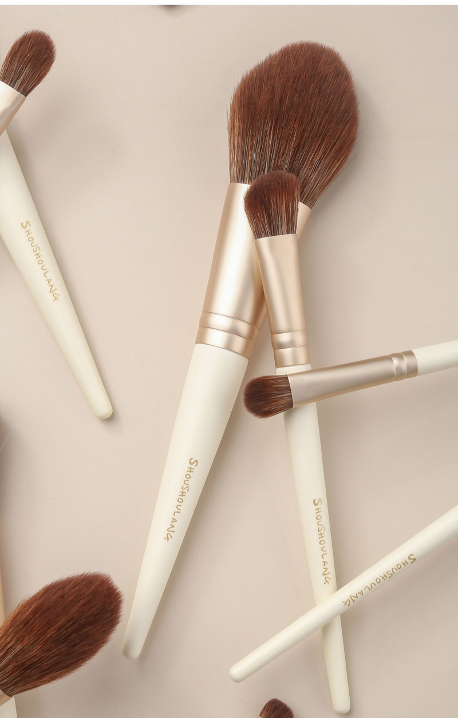 SHOUSHOULANG Corn Poppy Collection Professional Makeup Brush 13 Pcs Set T4929