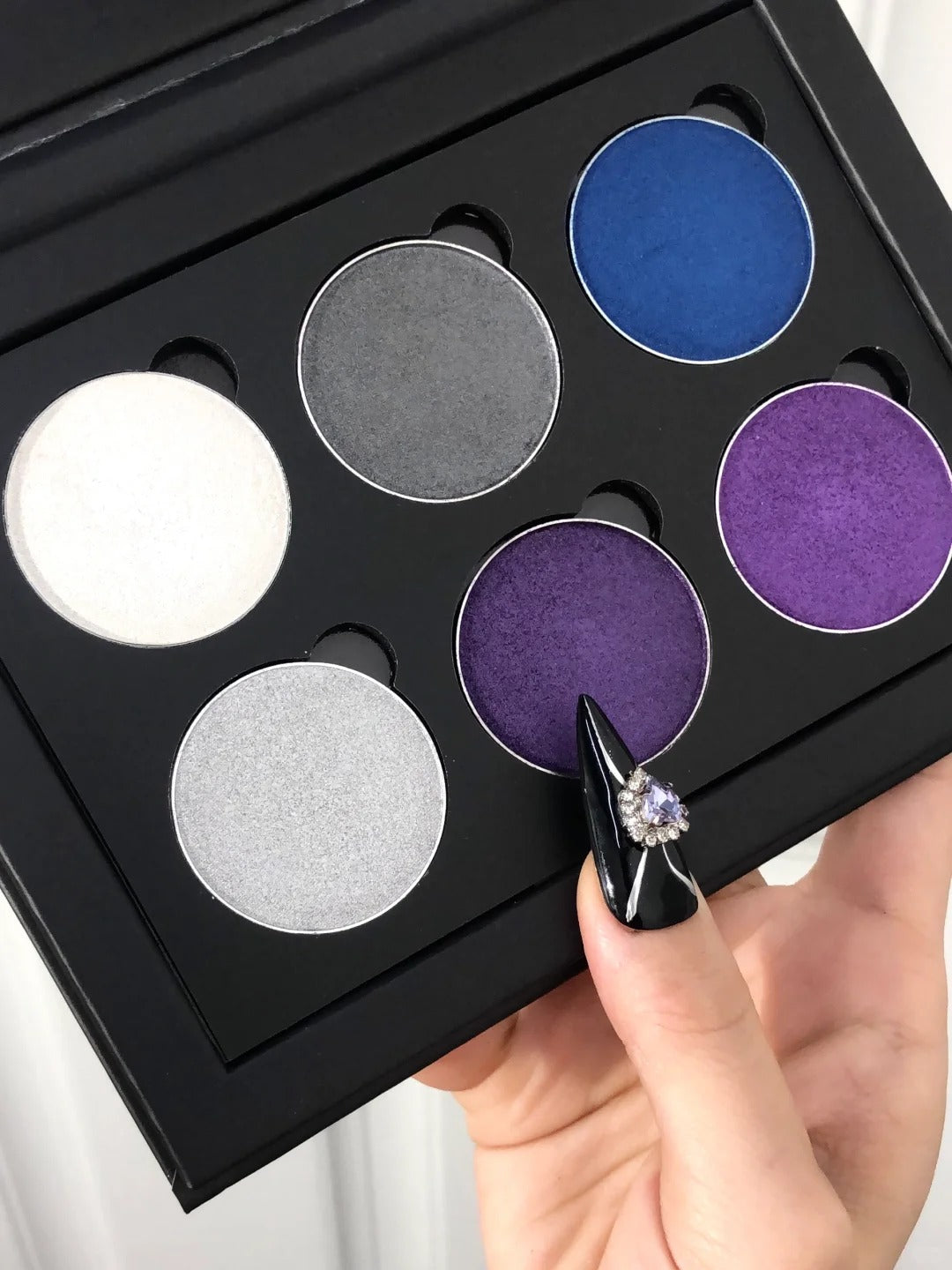 SUET NEI Gothic Style 6 Colors Eyeshadow Palette T4082