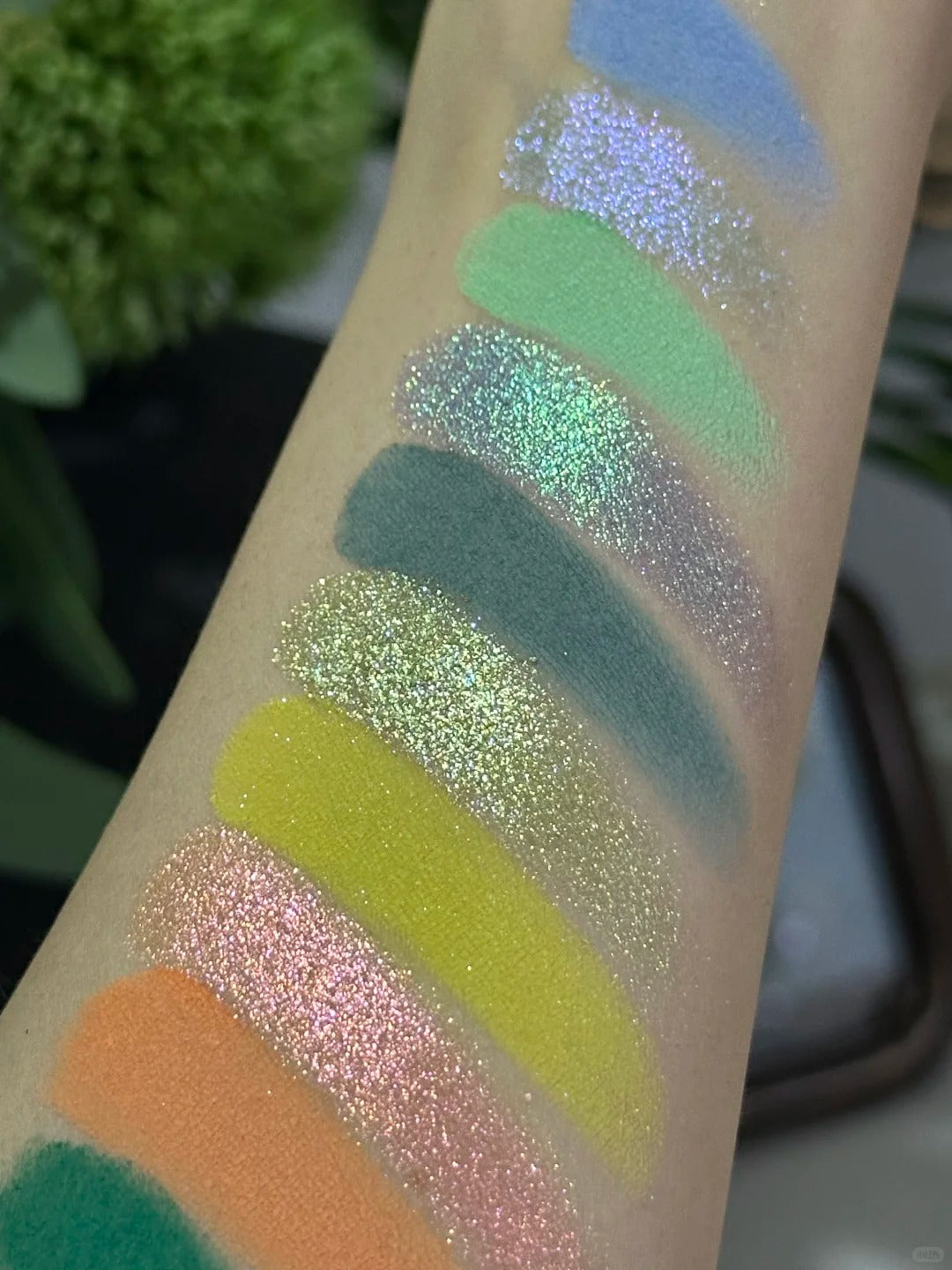 HUAXU Velvet Collection Chameleon Eyeshadow Palette #03 DIONYSUS T4787
