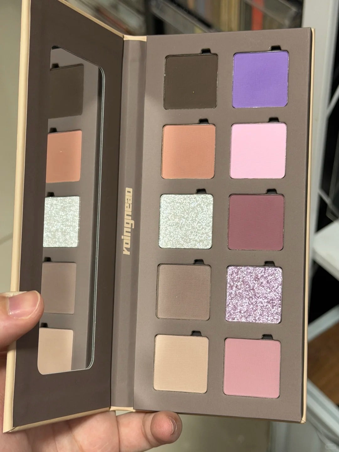 ROINGNEAO Diffuse Fog Smoky Eyeshadow Palette T5400