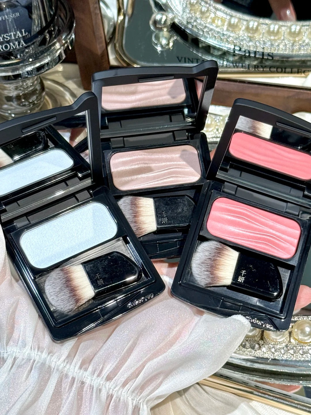 QianYan Christmas Starlight Wishes Collection Eyeshadow & Lipstick & Blusher T5436