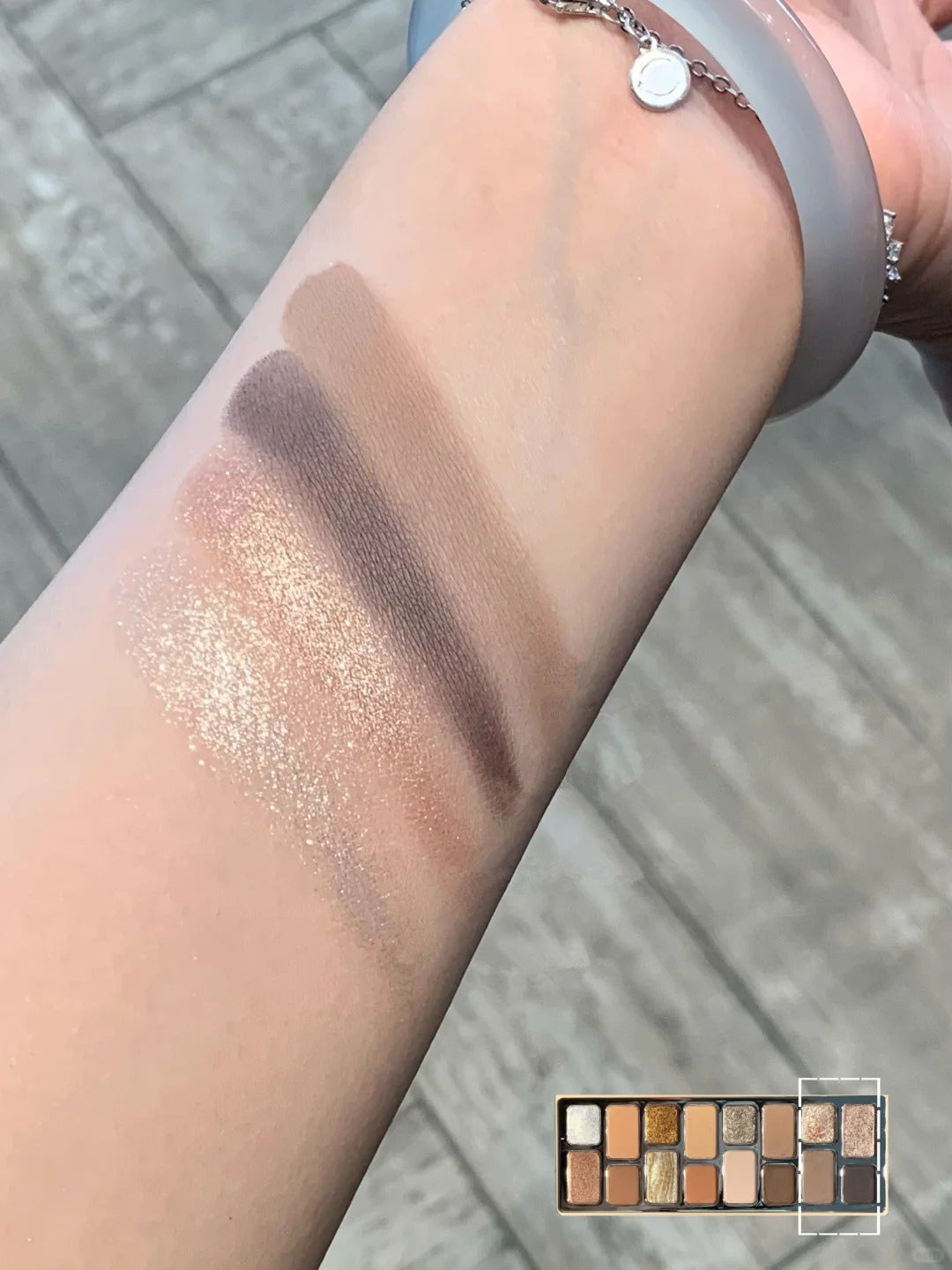 QianYan Runaway Princess 16-Color Eyeshadow Palette T4131