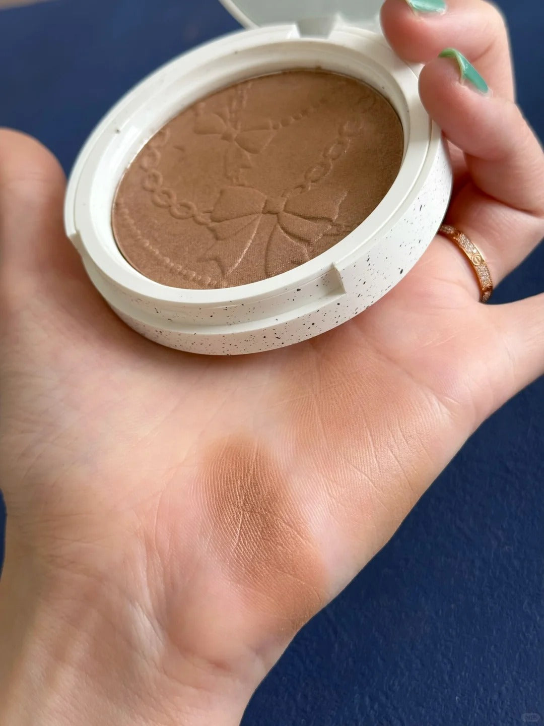 CHOIZ BEAUTY Gifts From Day And Night  Slight Satin Blusher T4292