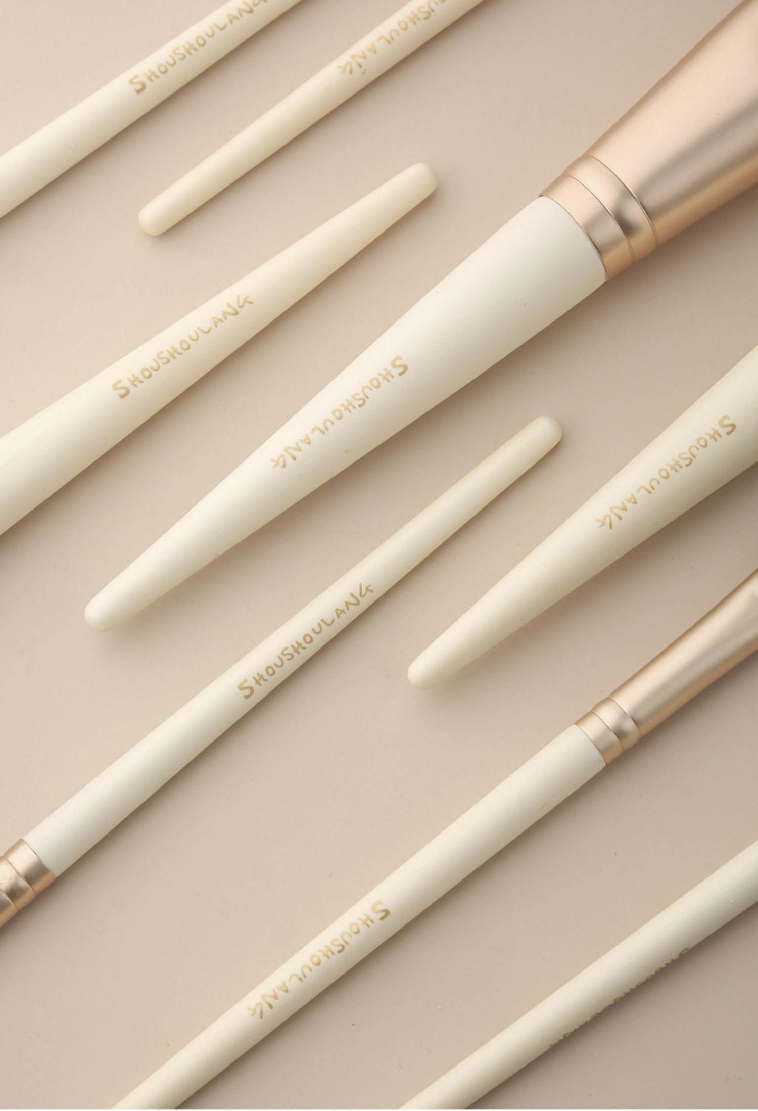 SHOUSHOULANG Corn Poppy Collection Professional Makeup Brush 13 Pcs Set T4929