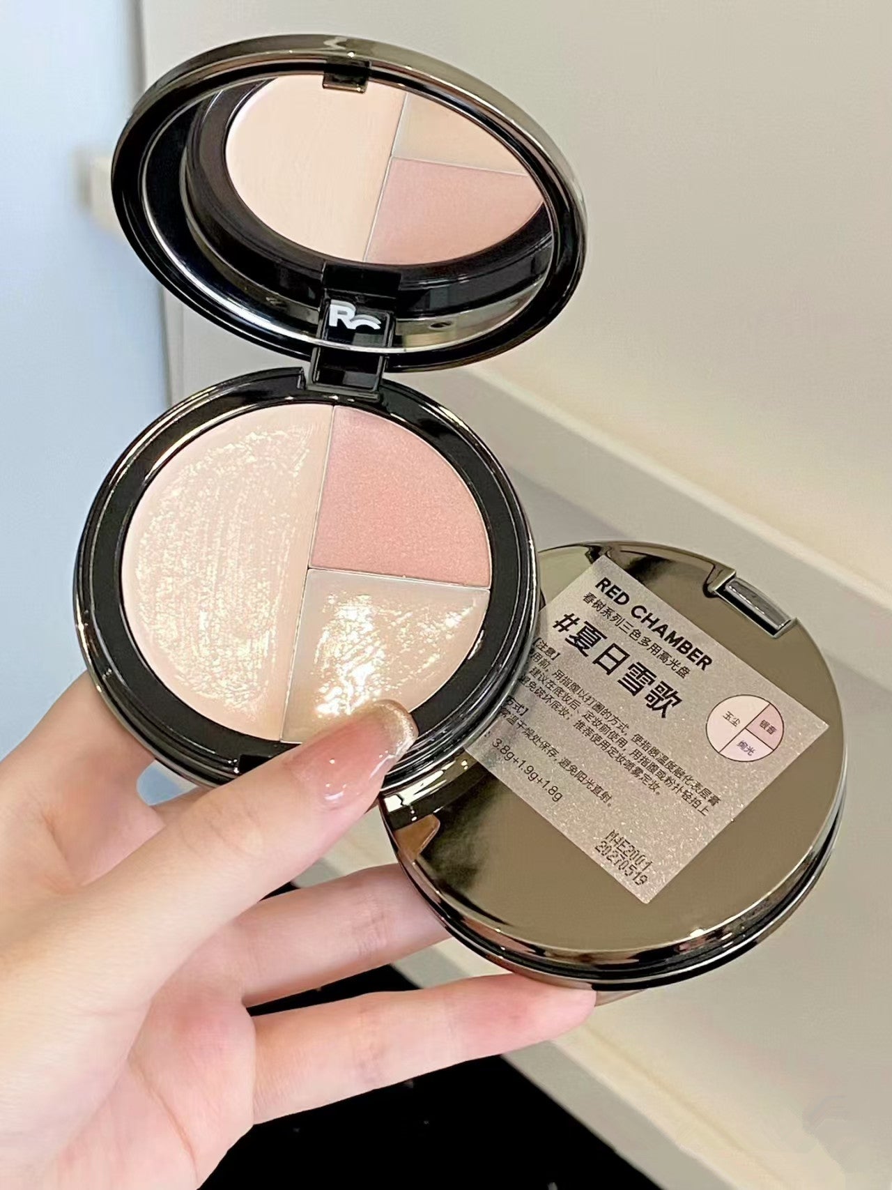 RED CHAMBER Spring Tree Collection 3-color Highlighter Palette T4156