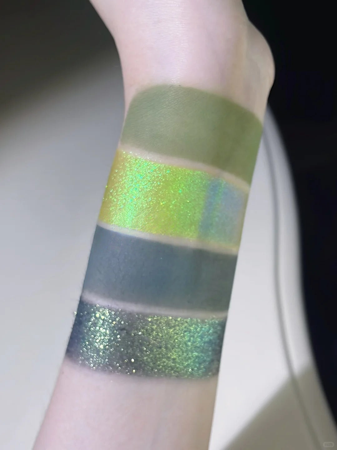 KRYPTEIN COSMETICS Emerald City Highlighter & Eyeshadow Palette Set T5155