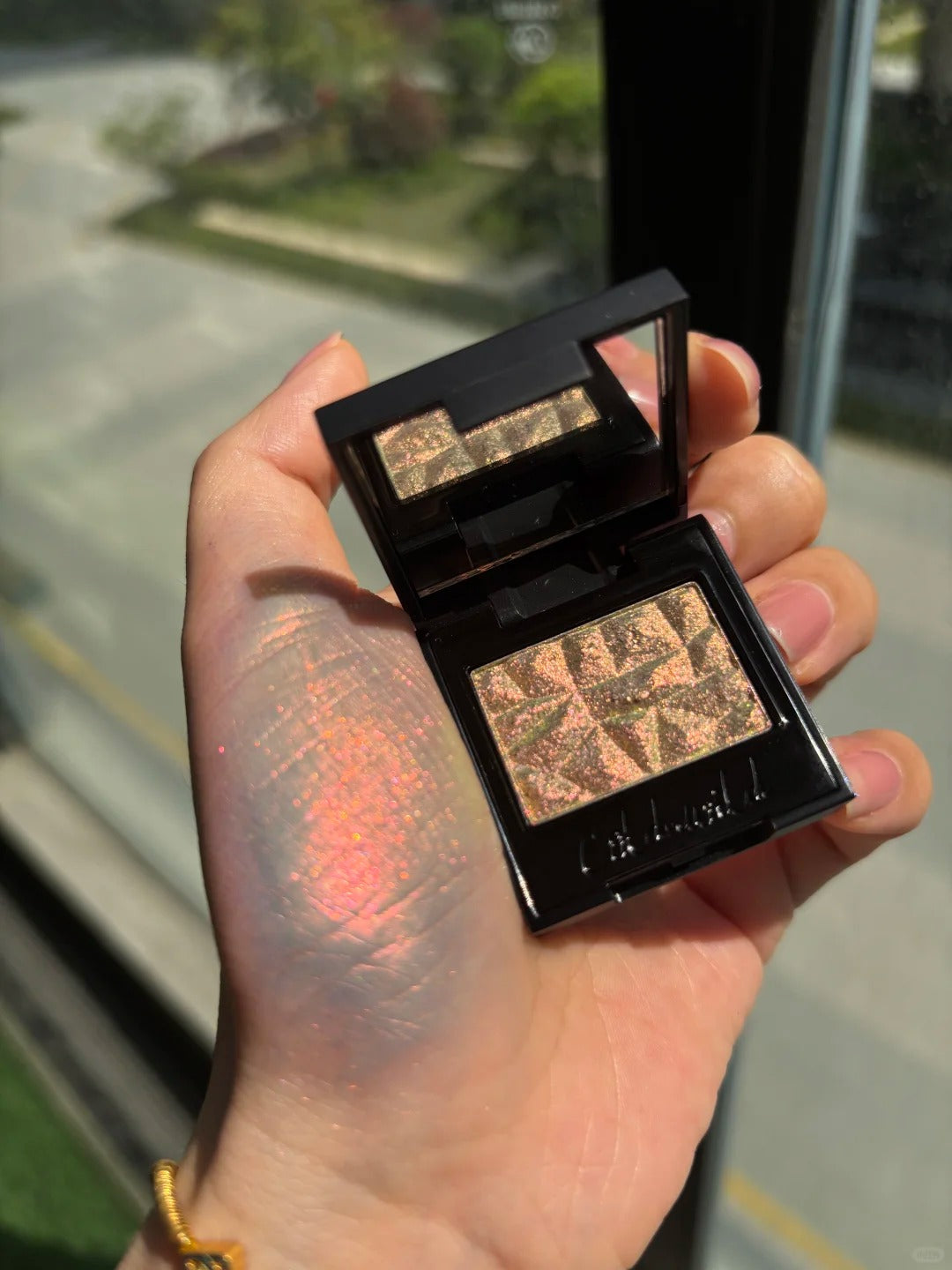 Cold N Wild Super Chameleon Eyeshadow #913 Honeyed Union T5660