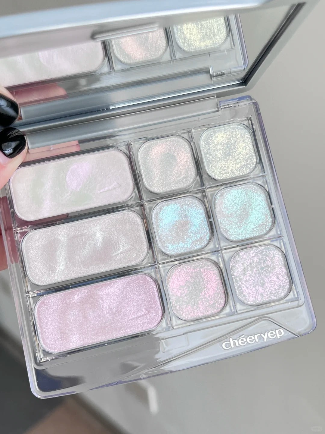 QianYan Phantom Glaze Collection DIY Chameleon Eyeshadow Palette T4571
