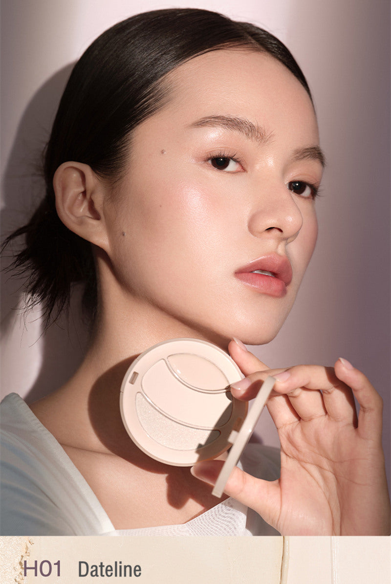 INTO YOU Matte & Pearlescent Highlighter Palette T3767