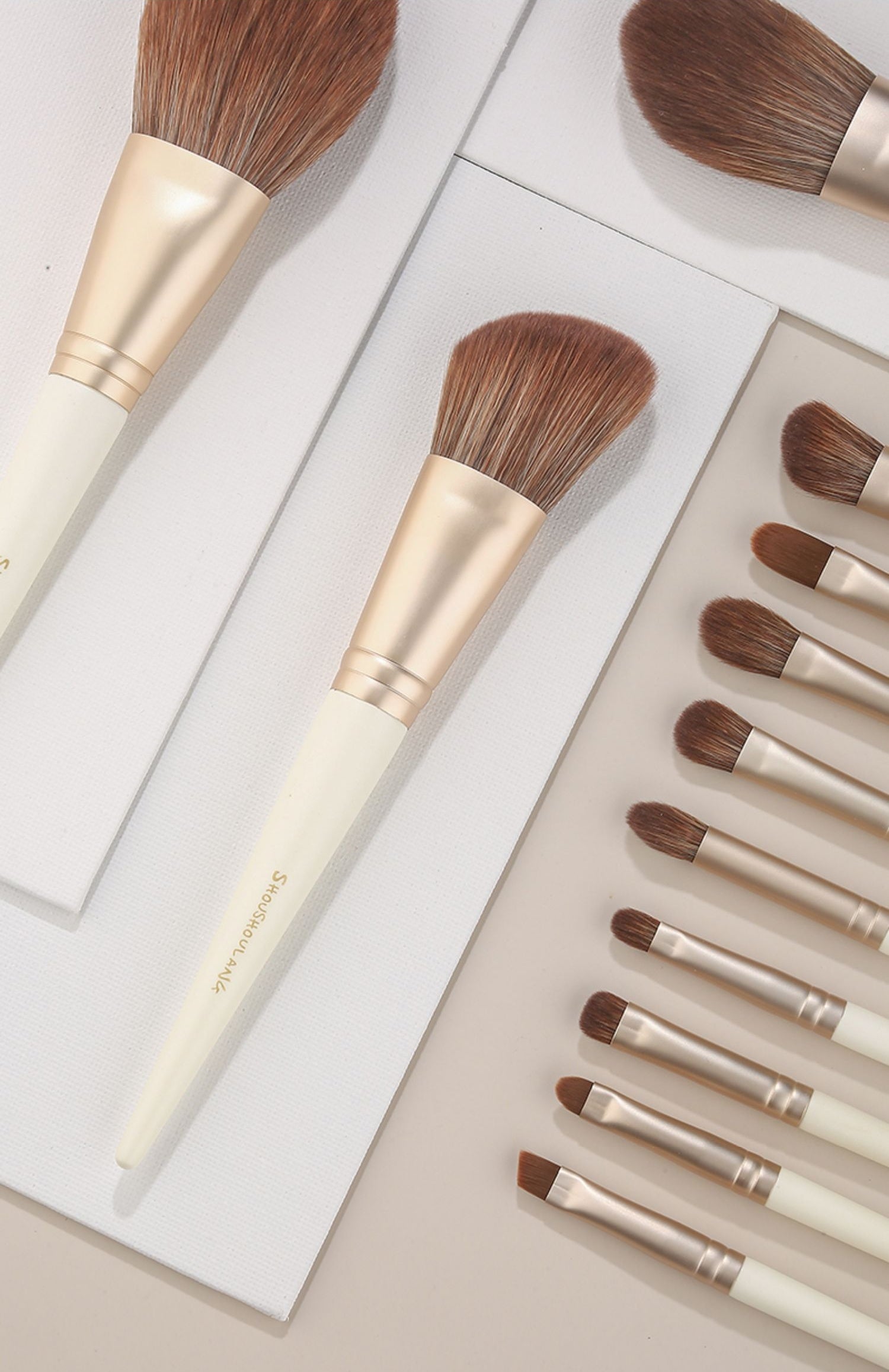 SHOUSHOULANG Corn Poppy Collection Professional Makeup Brush 13 Pcs Set T4929