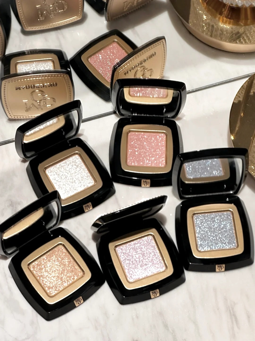 MAOGEPING Celestial Radiance Super Brilliant Shine Eyeshadow T4404