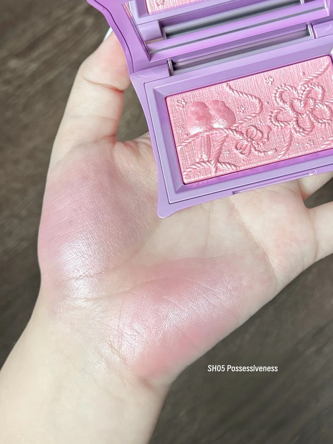 QianYan Pillow Gem Collection Highlighter & Eyeshadow Palette T5980