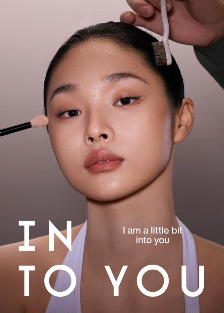 INTO YOU Luftig, fugtgivende og concealervæske T4356