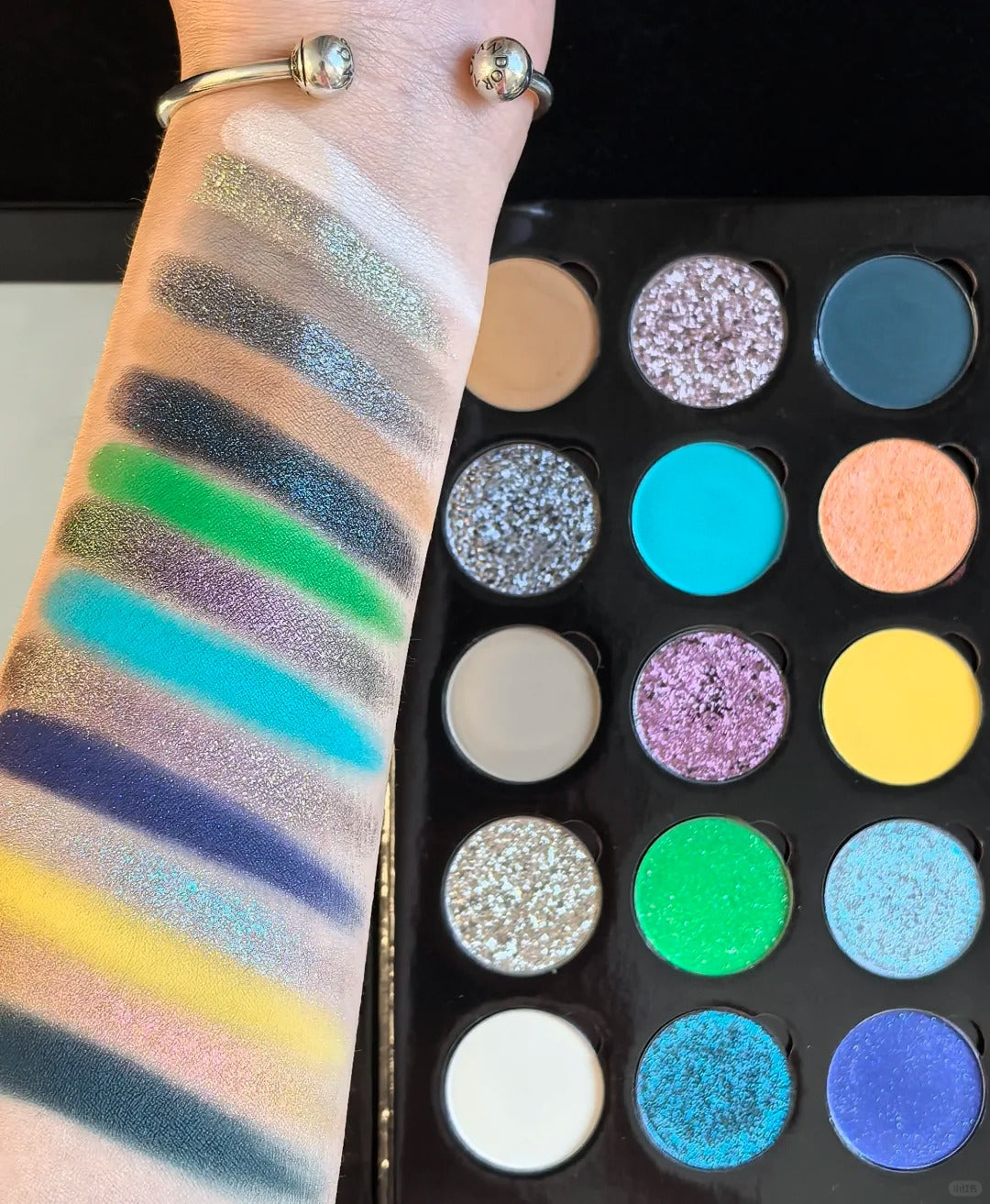 THE U COSMETICS Eye Of Universe 15 farver kameleon øjenskyggepalette T4081