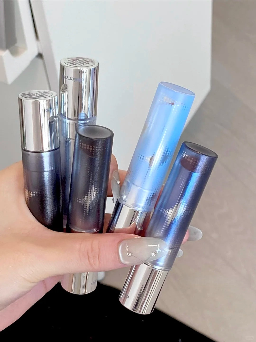 QianYan Breaking Cocoon Collection Moist Mirror Lipstick T5103