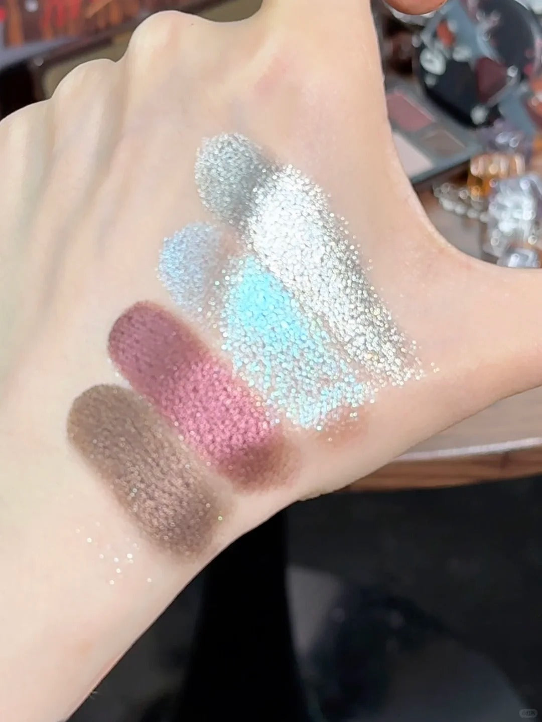 QianYan  Children's Day Collection 16-color Eyeshadow Palette T5754