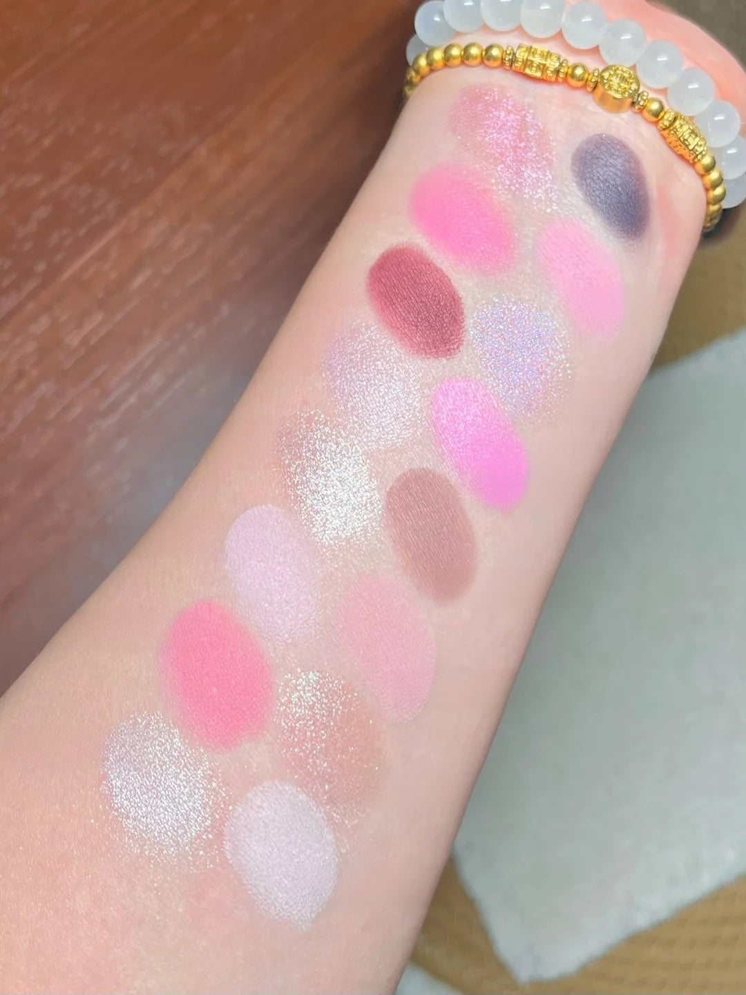 QianYan Fall into Forbidden Garden Collection 16-color Eyeshadow Palette T6023