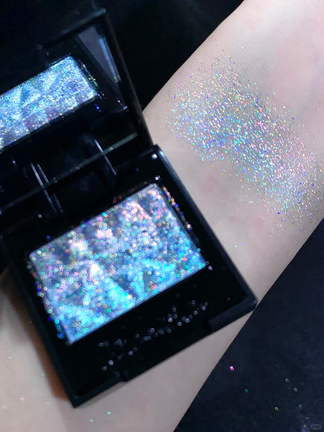 Cold N Wild Gradient Holographic Chameleon Eyeshadow #Like A Dream T5110