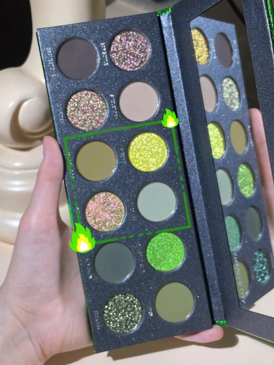 KRYPTEIN COSMETICS Emerald City Chameleon Eyeshadow Palette T5153