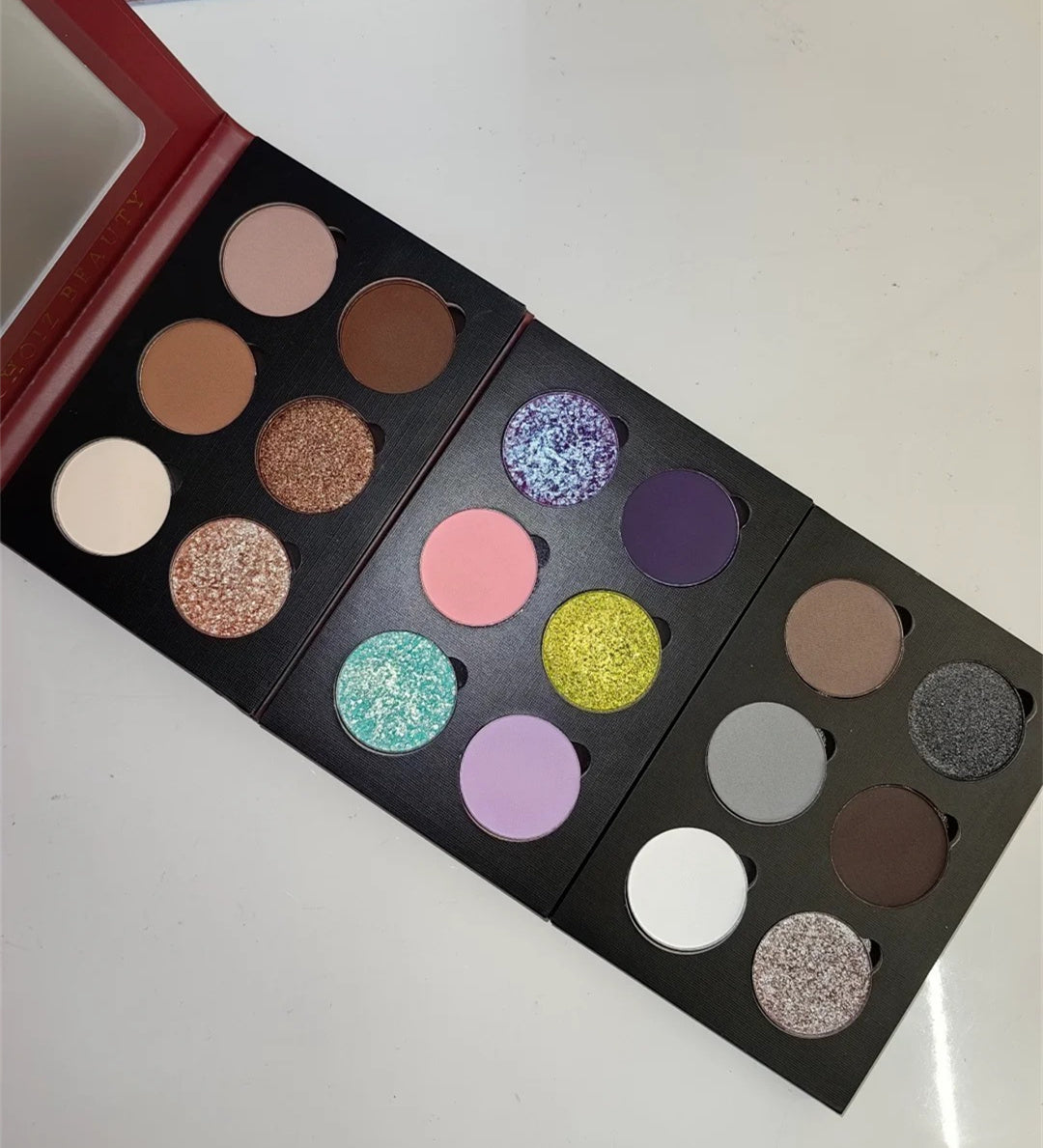 CHOIZ BEAUTY Gifts From Day And Night Eyeshadow Palette T4149