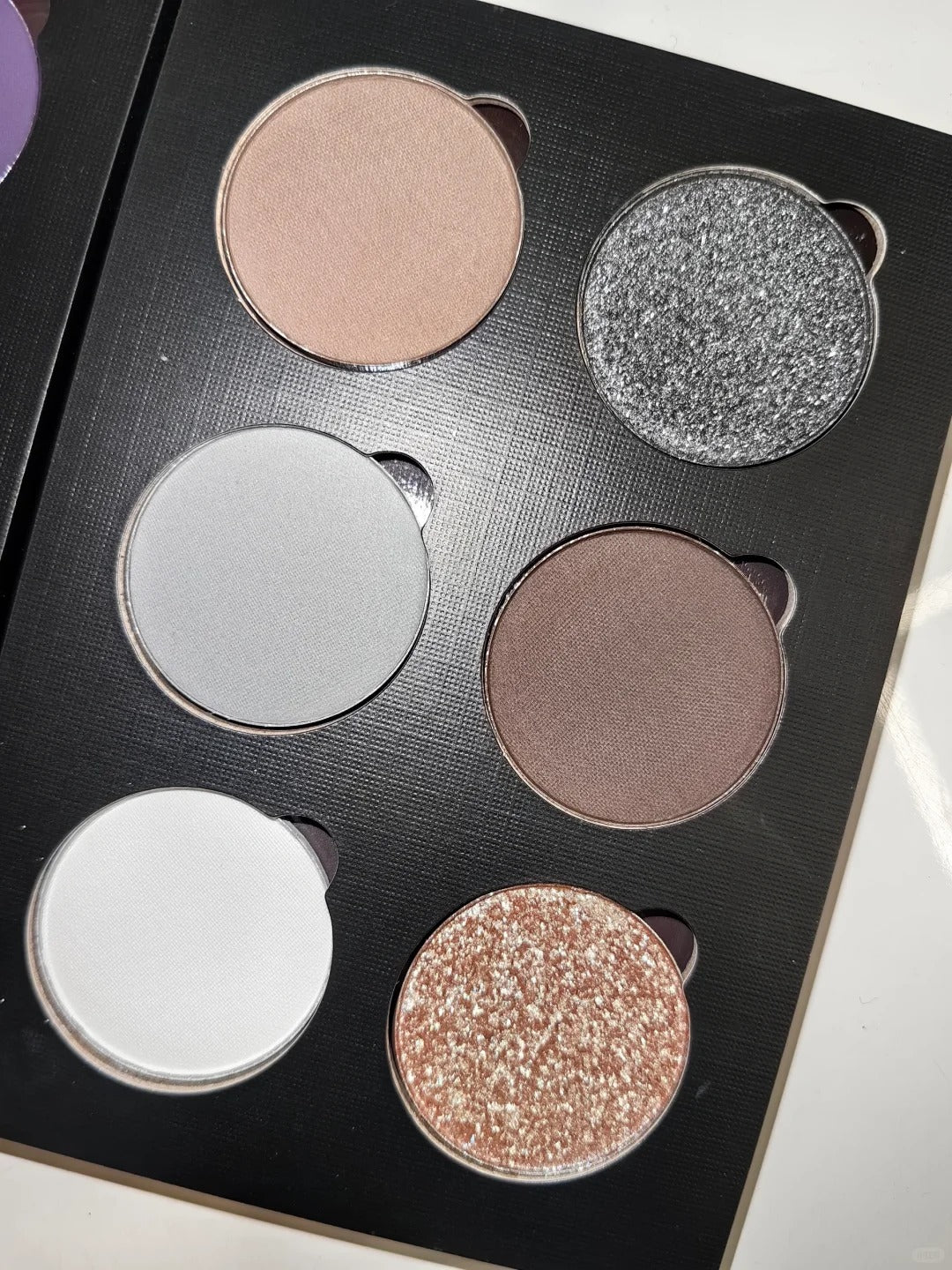 CHOIZ BEAUTY Gifts From Day And Night Eyeshadow Palette T4149