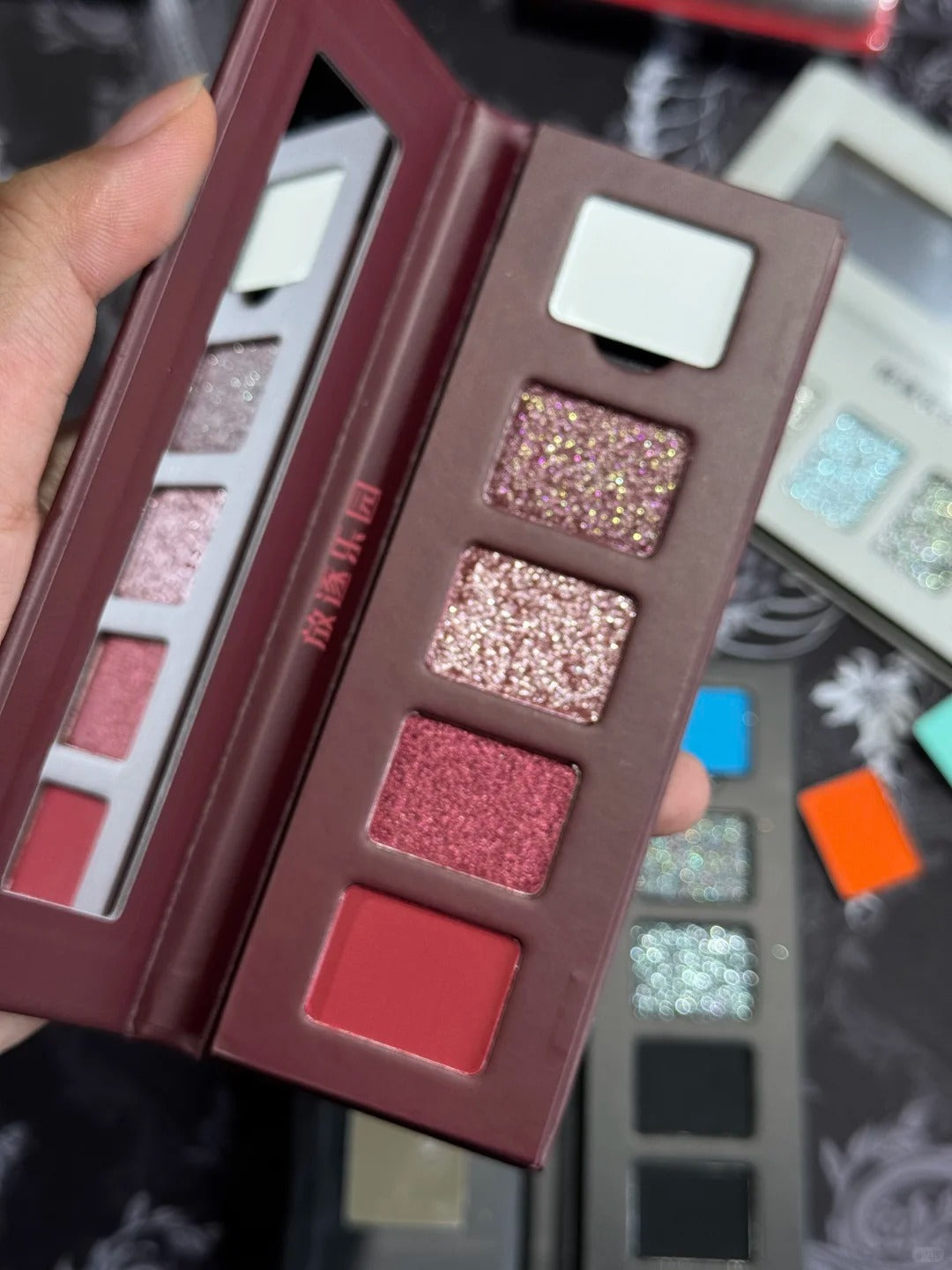 EXILEJOY Color Difference Collection Red Eyeshadow Palette T5218
