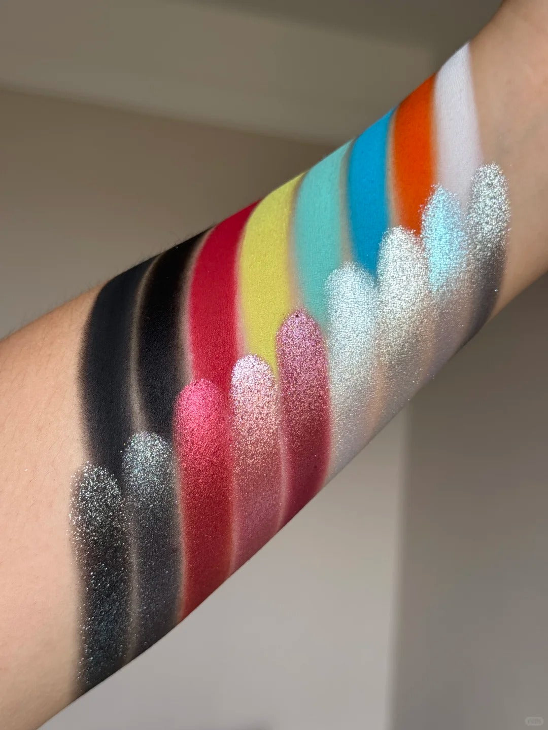 EXILEJOY Color Difference Collection Red Eyeshadow Palette T5218