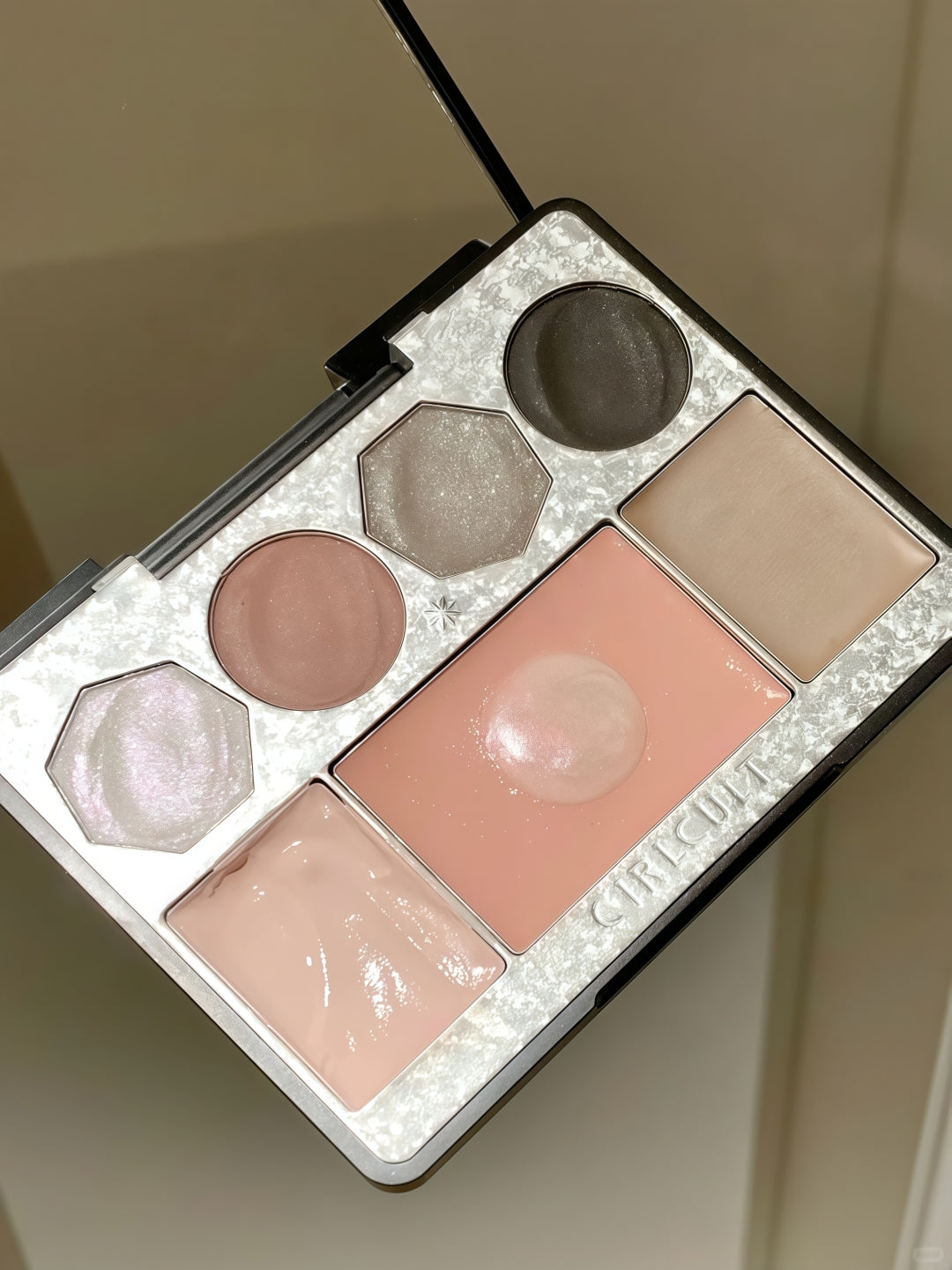 Girlcult Peach Blossom Utopia Collection All-in-One Makeup Palette T5695