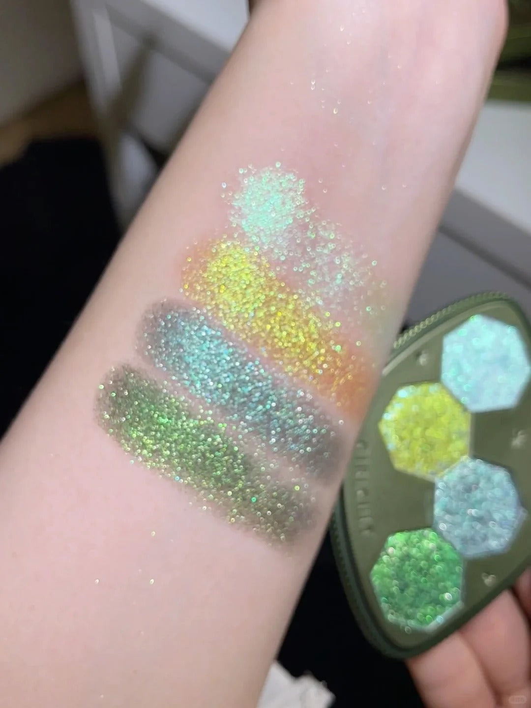 Girlcult Compendium of Materia Medica Collection Chameleon Øjenskyggepalette T4483