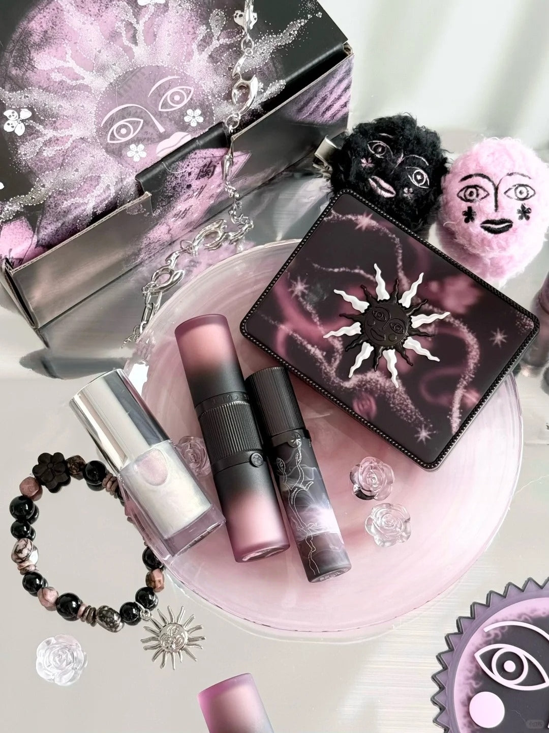 Girlcult Peach Blossom Utopia Collection Makeup Gift Box T5696