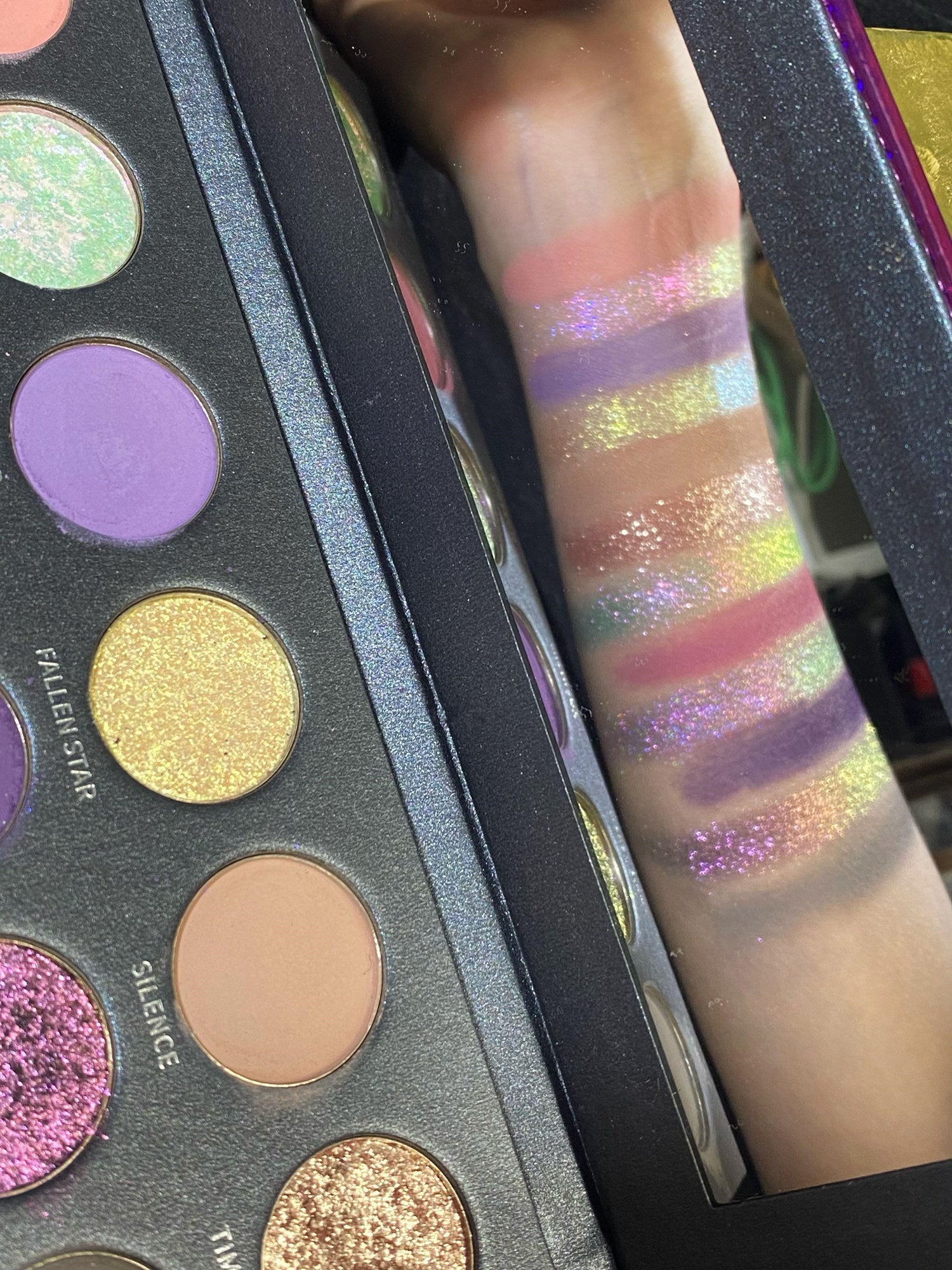 KRYPTEIN COSMETICS VIOLET CRAZY 12-Color Chameleon Eyeshadow Palette T4215