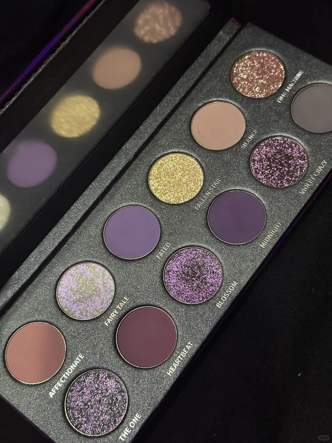 KRYPTEIN COSMETICS VIOLET CRAZY 12-Color Chameleon Eyeshadow Palette T4215