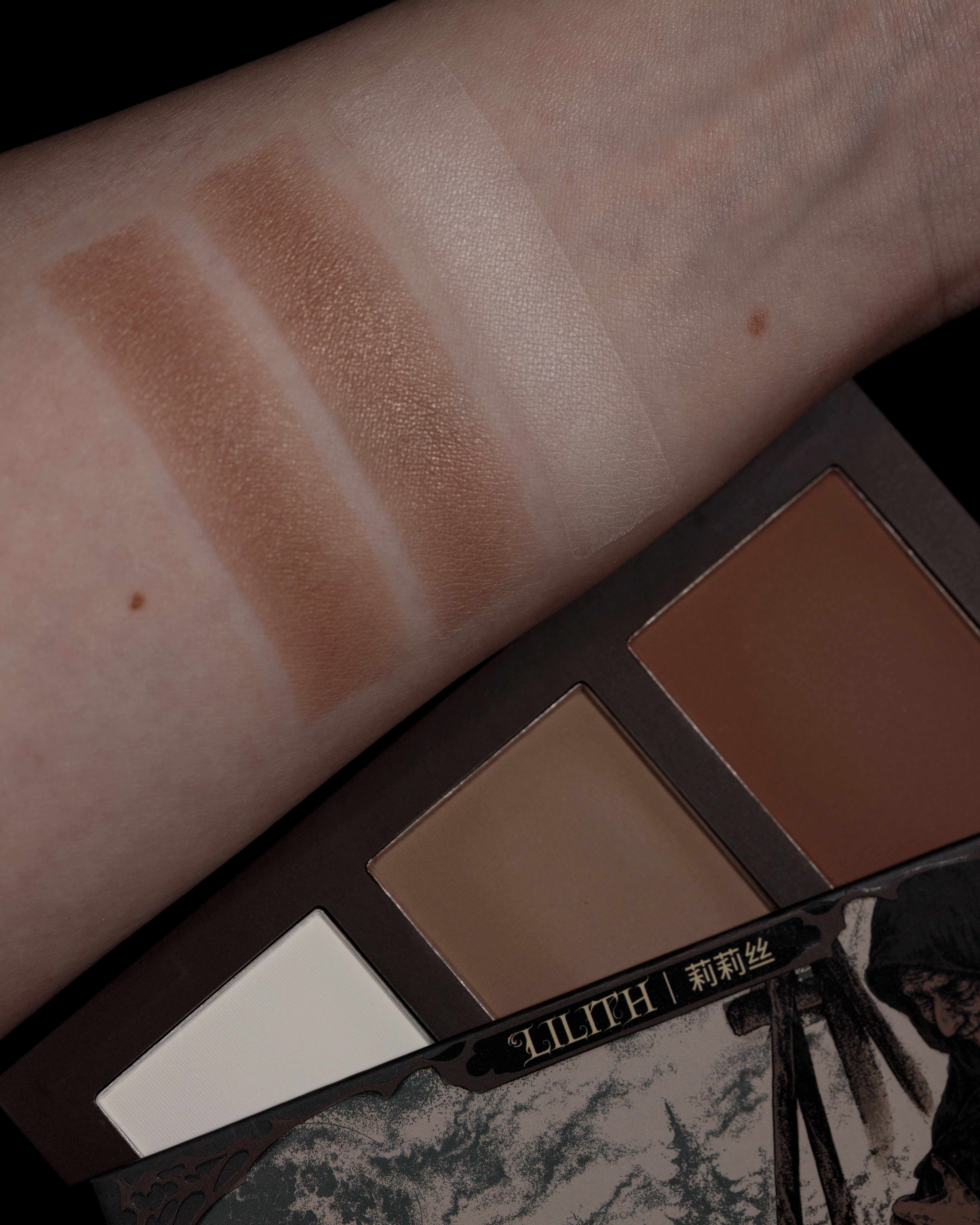 SHELLWE MAKEUP Lilith Luperca 3-color Highlighter Contour Palette T4430