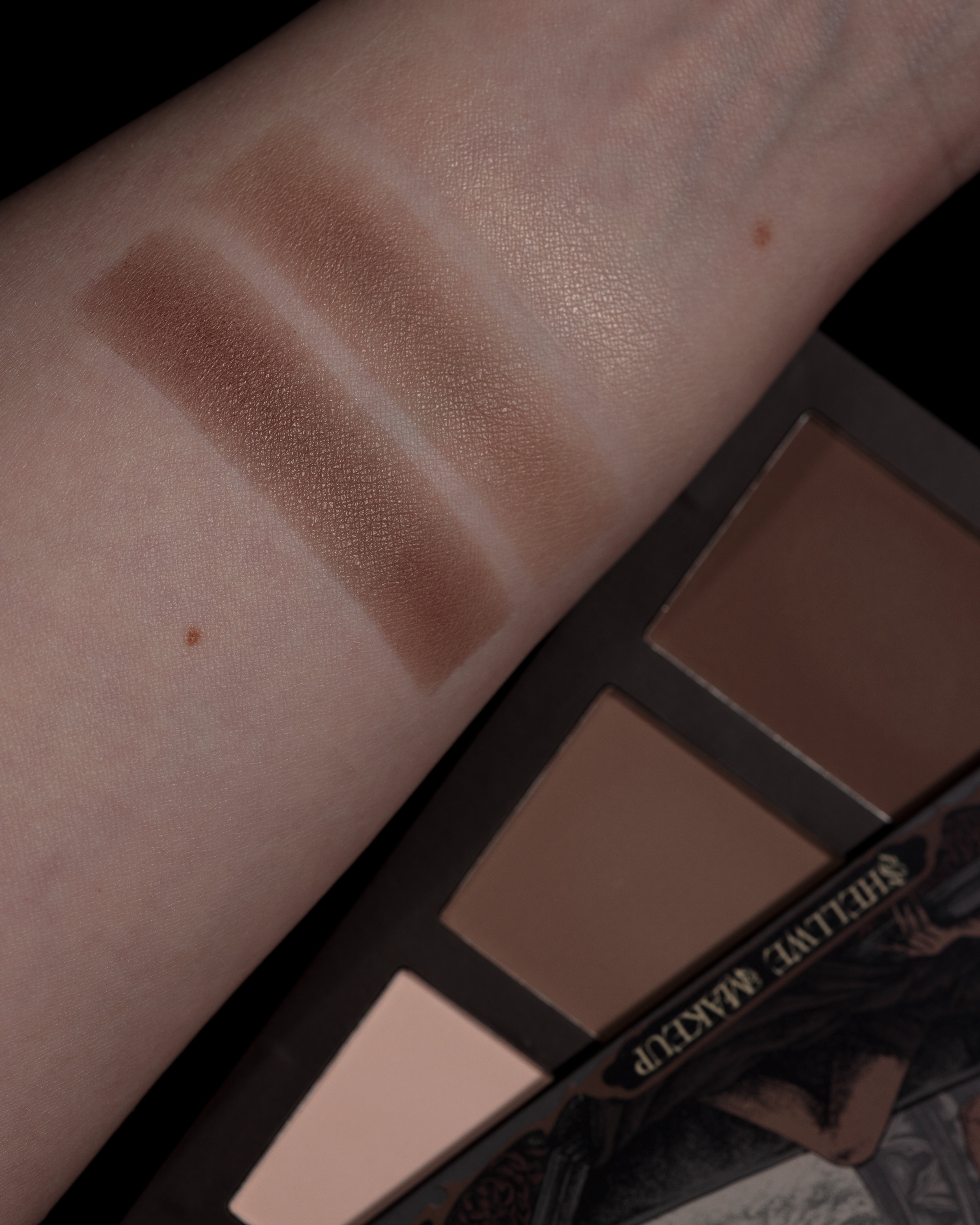 SHELLWE MAKEUP Lilith Luperca 3-color Highlighter Contour Palette T4430