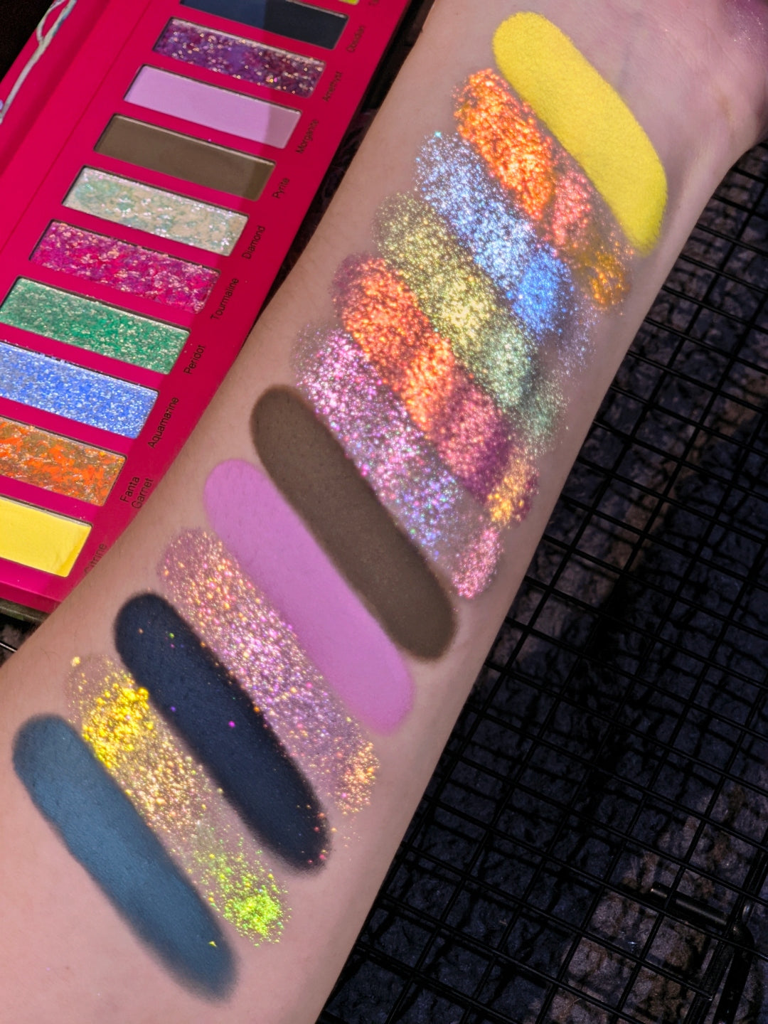 Narimi Gemstone 12-Color Chameleon Eyeshadow Palette (10.0) T6011