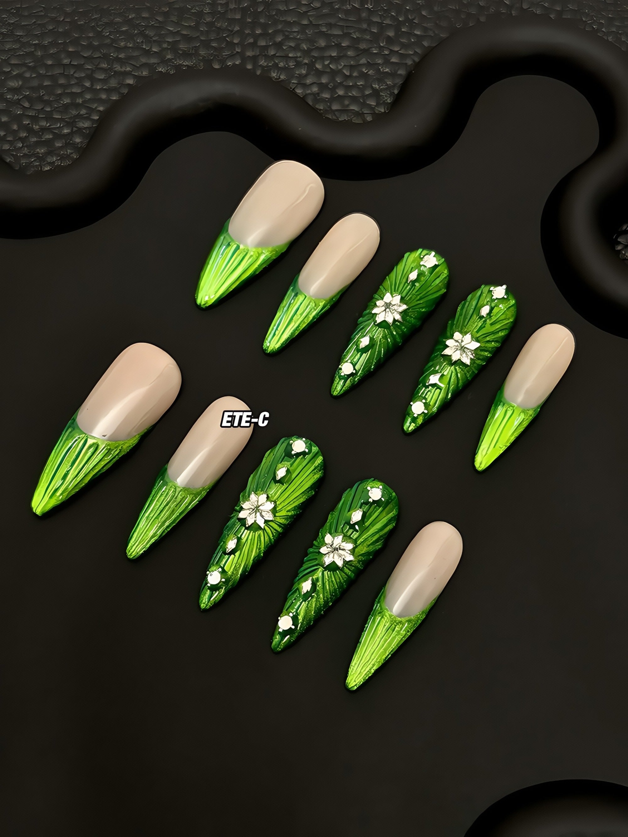 ETERNITY'C Handmade Custom Baroque Wizard of Oz Pressed On Wearable Nails T5038